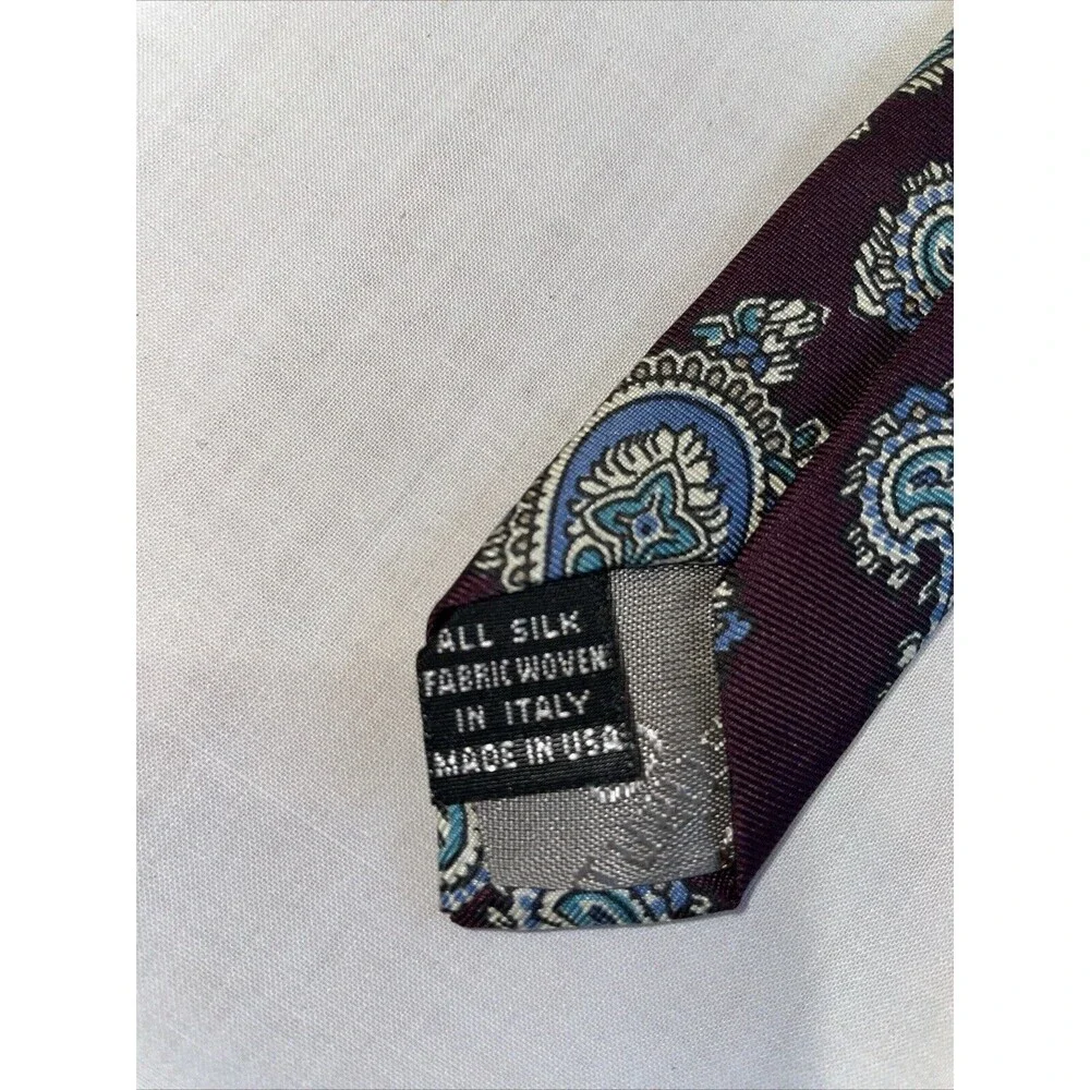 Christian Dior Men’s Dress Tie Size 55” Purple Paisley 100% Silk Business Formal